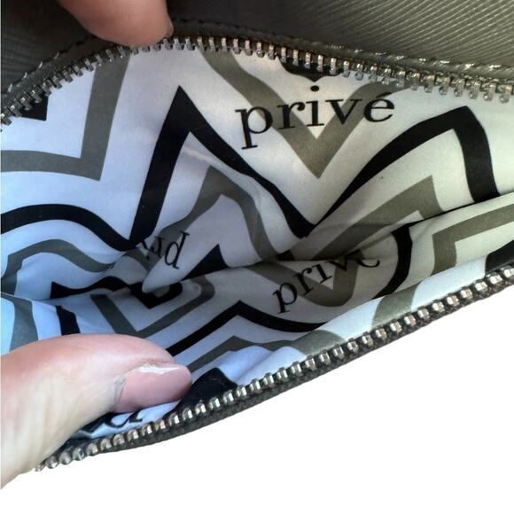 Prive By Sorial Women's Vegan Leather Envelope Clutch - Picture 9 of 12